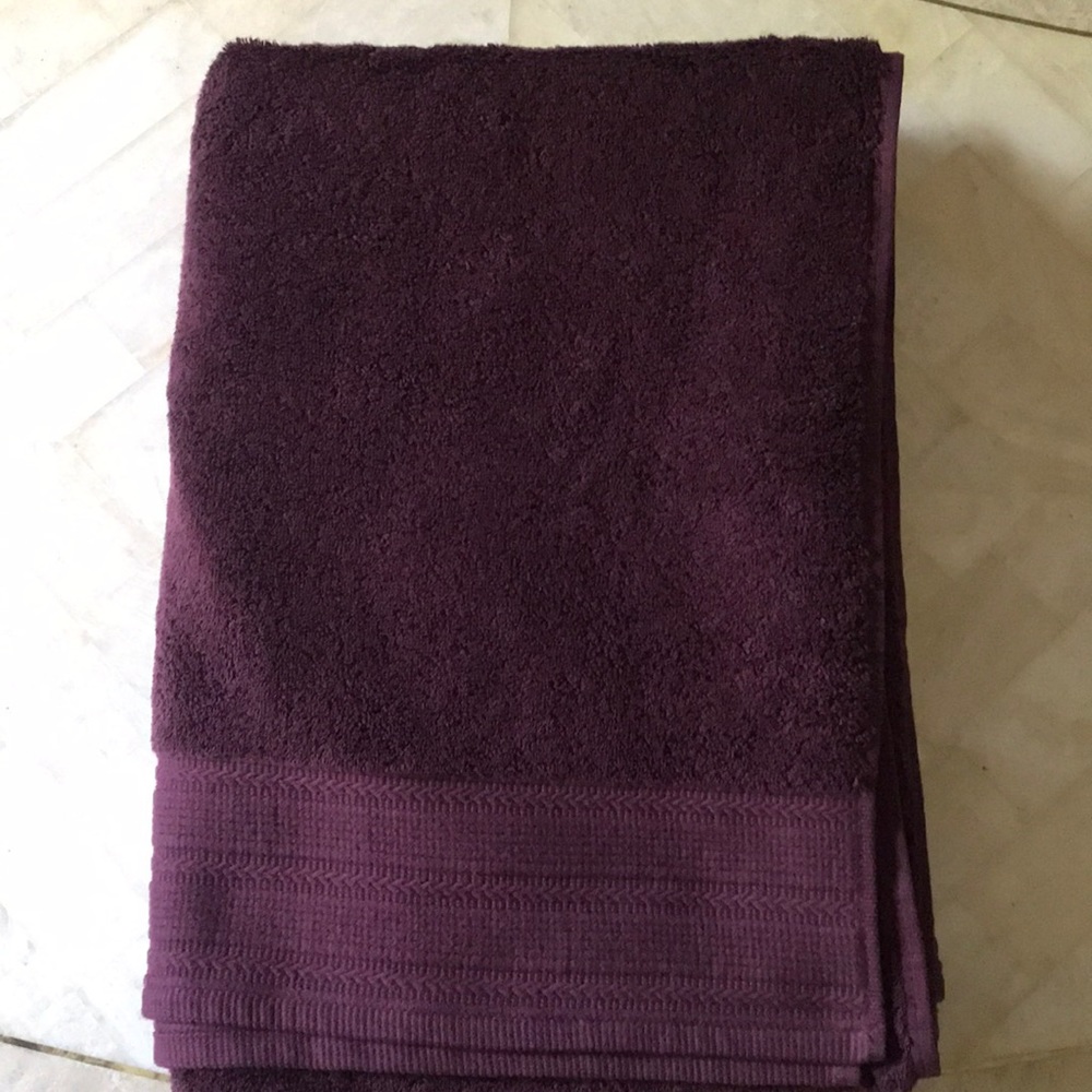 LAUREN RALPH LAUREN HOME FURNISHINGS LAUREN ESTATE PLUM 35 X 72  BATH SHEET